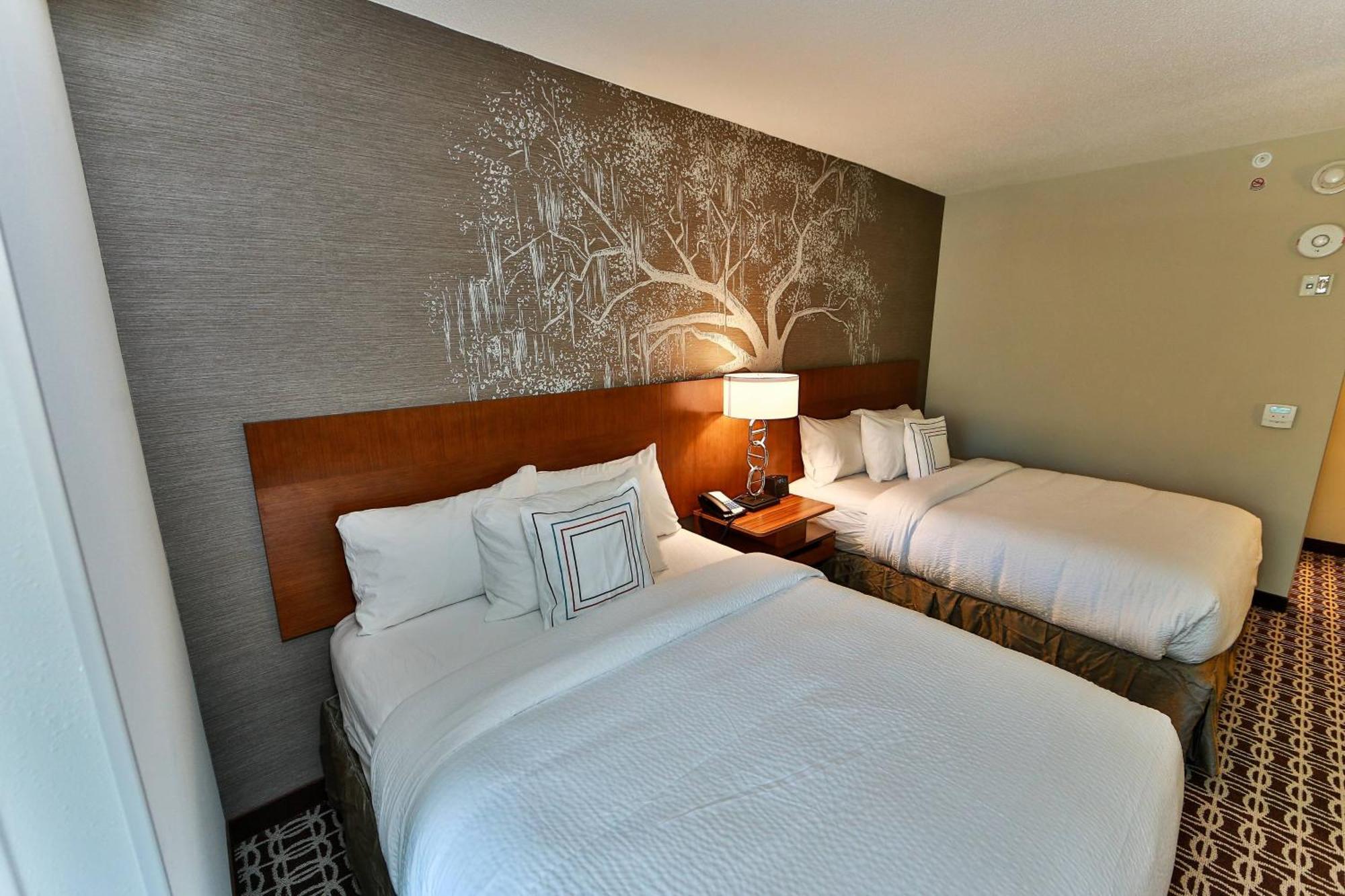 Fairfield Inn & Suites By Marriott Savannah Midtown מראה חיצוני תמונה