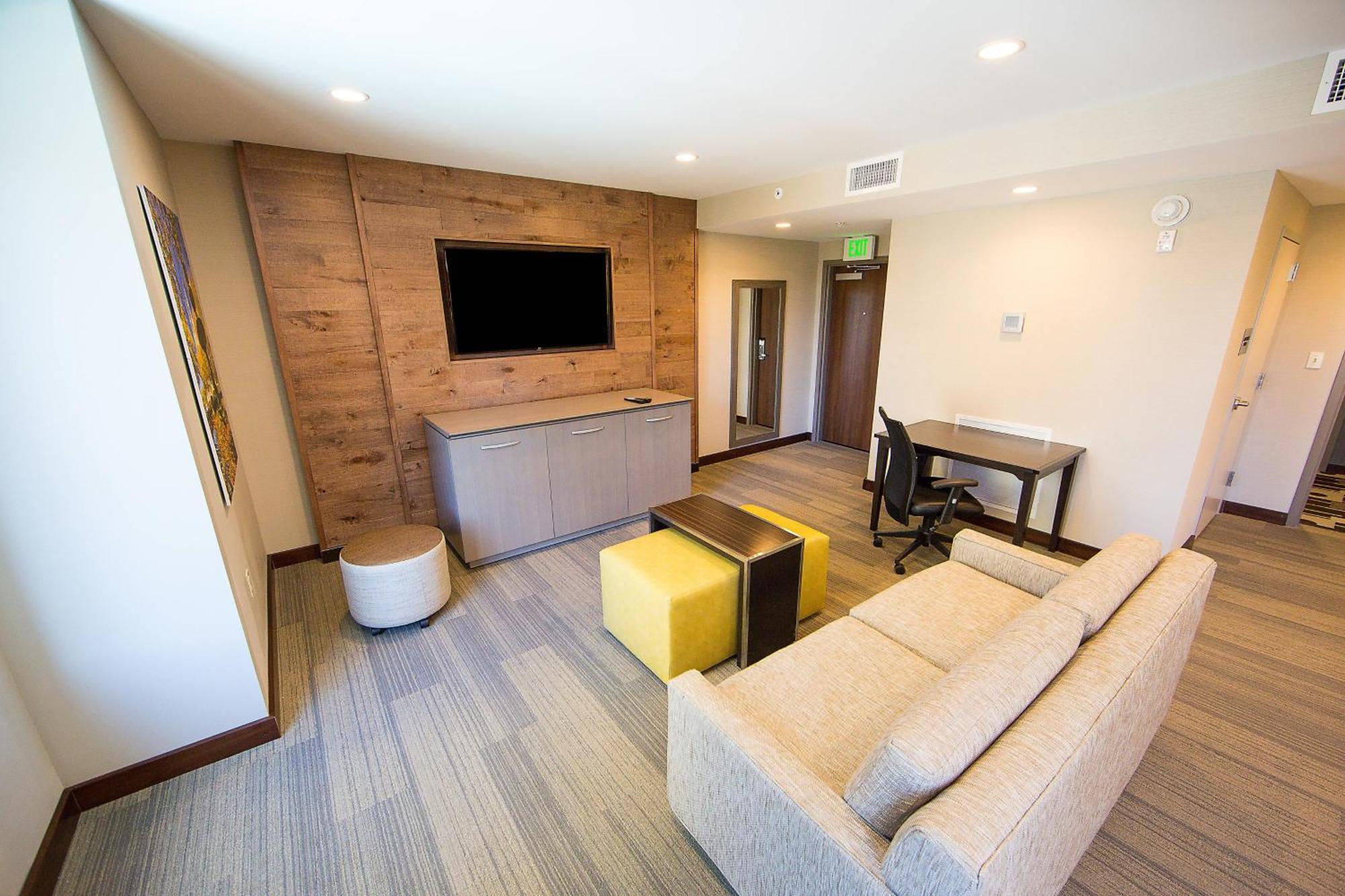 Fairfield Inn & Suites By Marriott Savannah Midtown מראה חיצוני תמונה